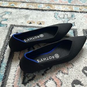 Black Rothy’s Pointed Black Flats